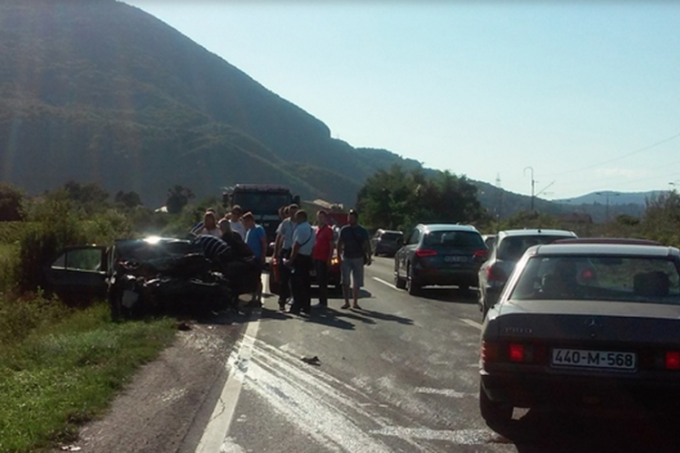Teška saobraćajna nesreća na Plandištu kod Ilidže (FOTO)