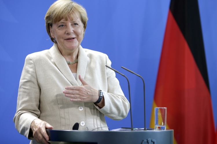 Merkel: Evropi potrebna zajednička politika azila