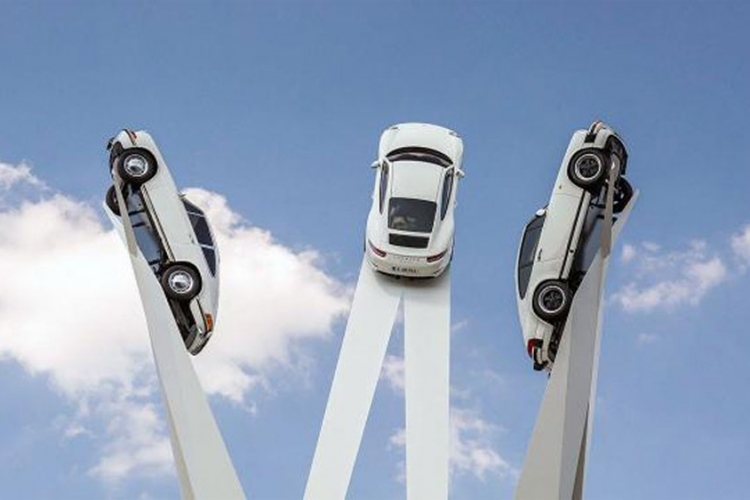 Porsche podigao spomenik svojoj ikoni (FOTO)