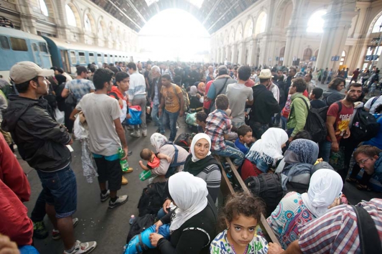 Iz Budimpešte krenuo voz pun migranata