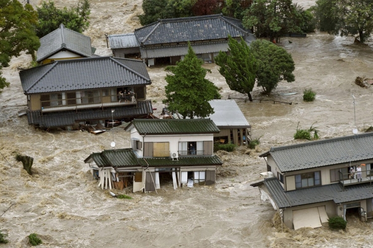 Japan:Nestalo najmanje 25 ljudi u poplavama
