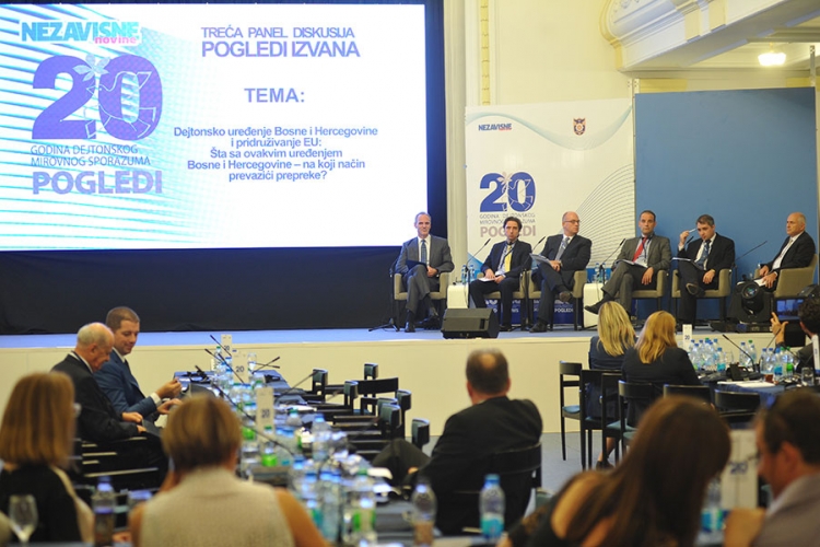 Treća panel-diskusija: EU opredijeljena da pomogne BiH