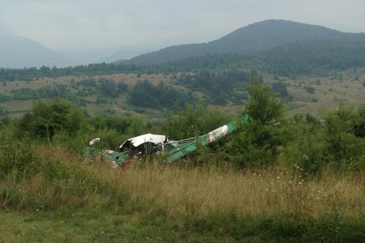 Avion iz Srbije pao na Ozrenu, jedno poginulo