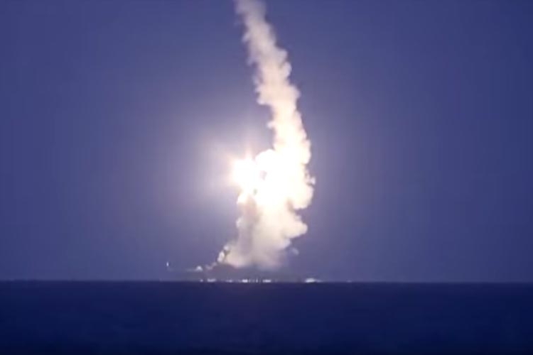 Rusi gađaju islamiste i sa brodova: Svi projektili pogodili ciljeve (VIDEO, FOTO)