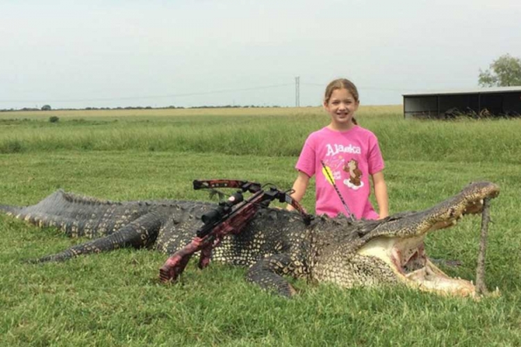Hrabra djevojčica: Ima samo 10 godina a ubila je divovskog aligatora (FOTO)