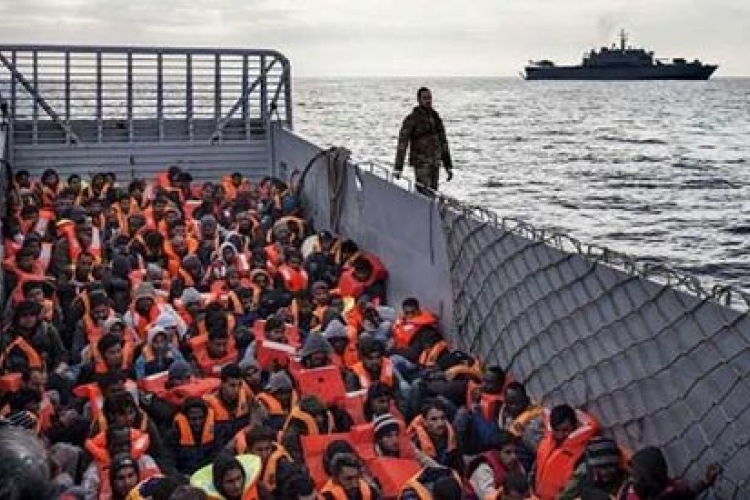 UN odobrile vojnu operaciju EU protiv krijumčara izbjeglica