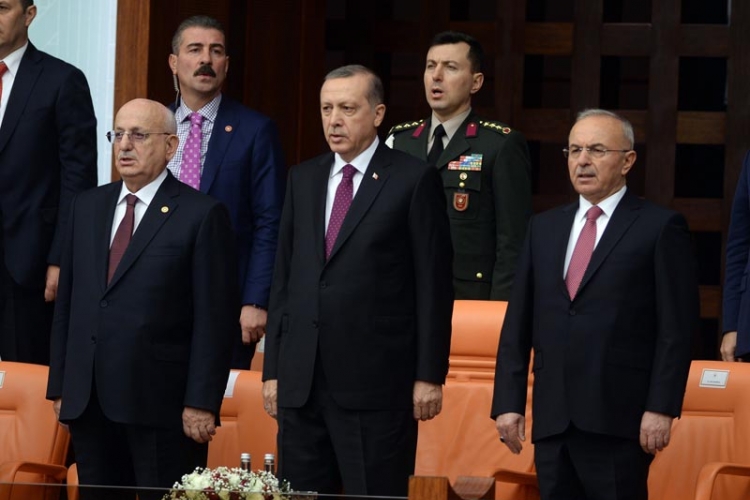 Erdogan imenovao Davutoglua mandatarom za sastav nove Vlade Turske