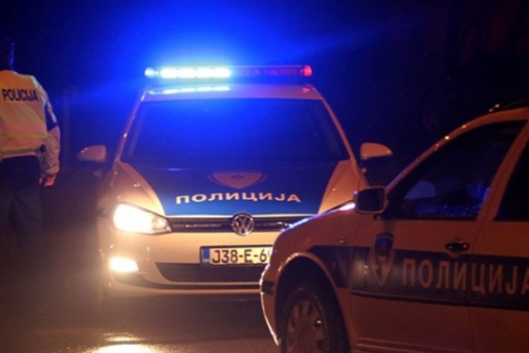 Banjaluka: U sudaru dva vozila i traktora dvoje povrijeđenih