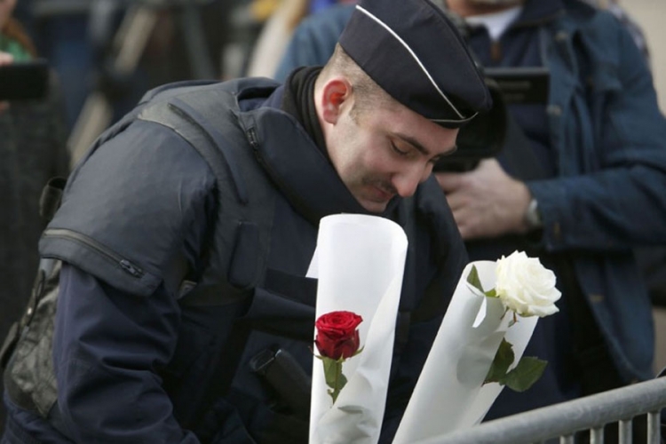 Pariz: Pojedine porodice žrtava odbijaju memorijalnu službu