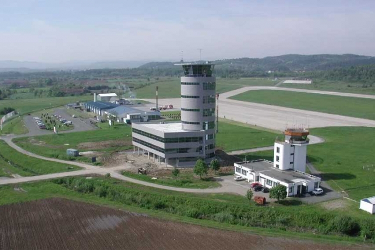 Aerodrom Banjaluka: Ostvareno 400 putničkih i više od 115 kargo-letova