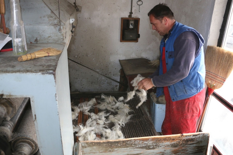 Vunovlačar Goran Irić čuva tradiciju prerade vune (FOTO)
