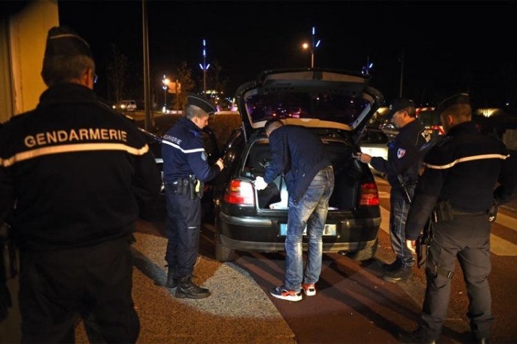 Kaznev: Skoro 1.000 osoba bez dozvole za ulazak u Francusku