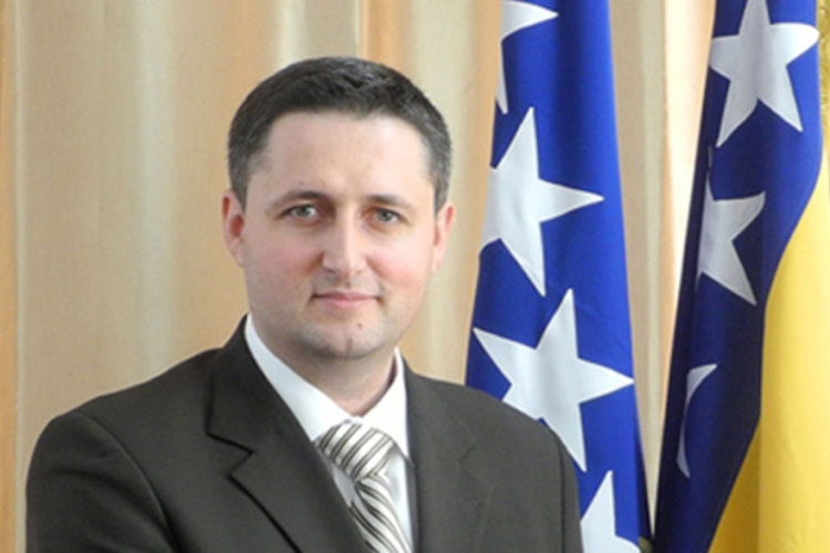 Bećirović pisao Incku i Vigemarku zbog "antidejtonskog negiranja odluka Ustavnog suda"