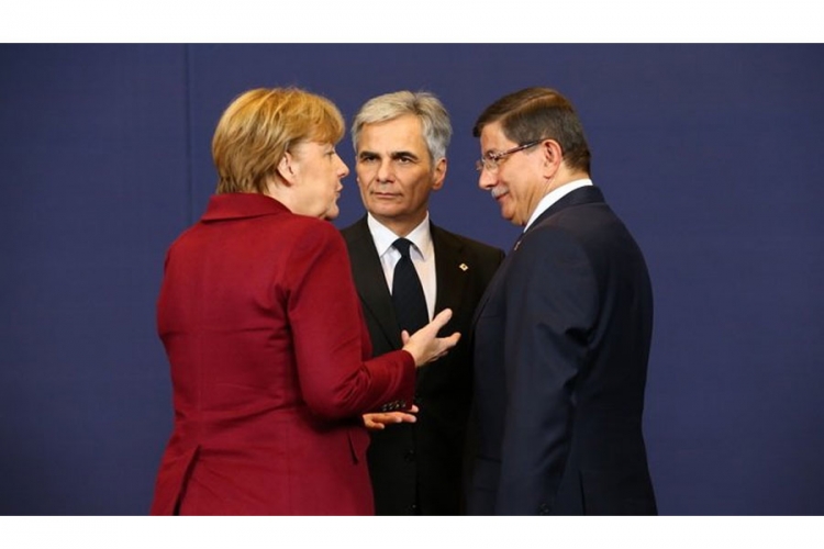Mekel na samitu u Briselu o izbjegličkoj krizi: Turska ima pravo da očekuje pomoć EU