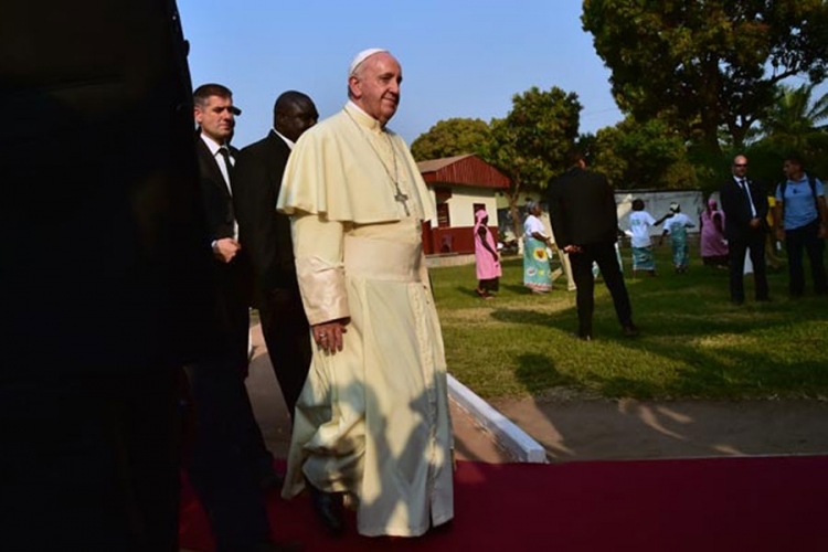 Papa Franjo u afričkoj džamiji: Muslimani i hrišćani su braća