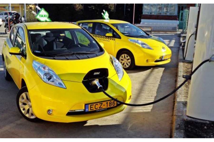 550 električnih Nissanovih taksija na evropskim putevima