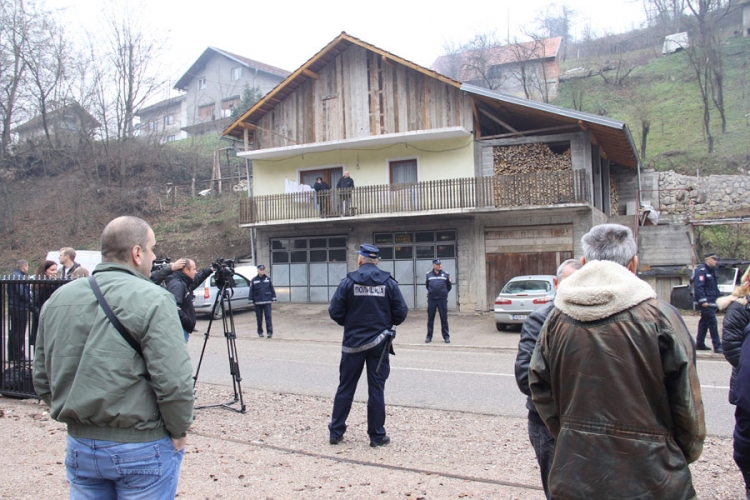 Banjaluka: Rušenje ograde obezbjeđivala policija