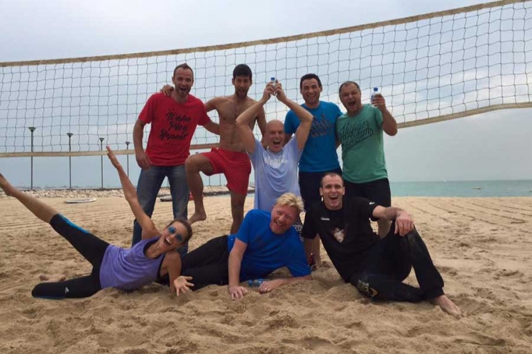 Đoković i "luda ekipa" uživali u odbojci na plaži