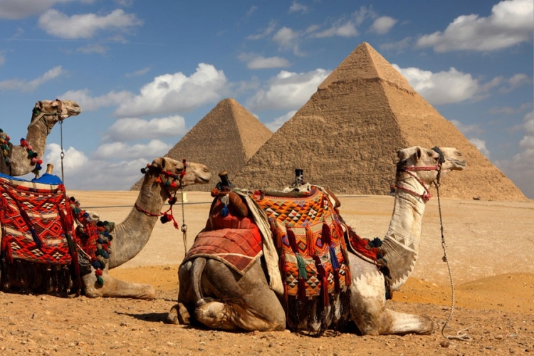 Kairo: Naučnici tragaju za novim teorijama o izgradnji piramida


