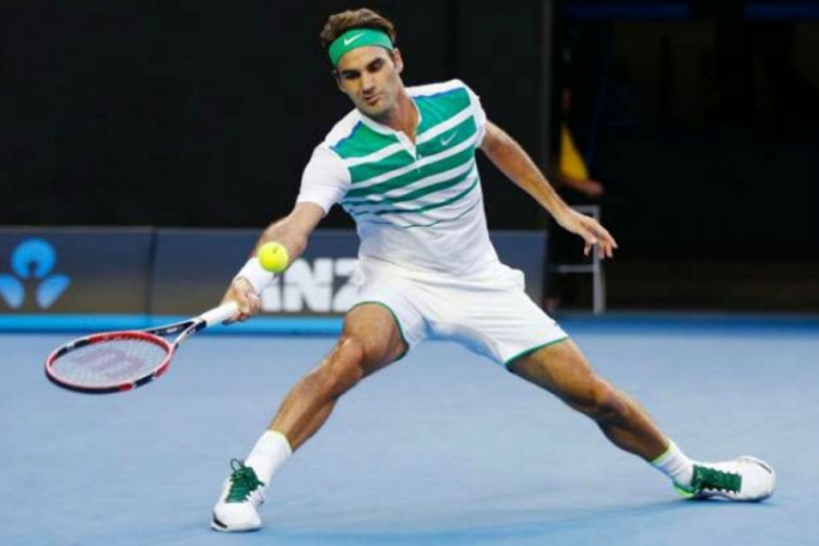 Federer operisao koljeno, propušta dva turnira u februaru