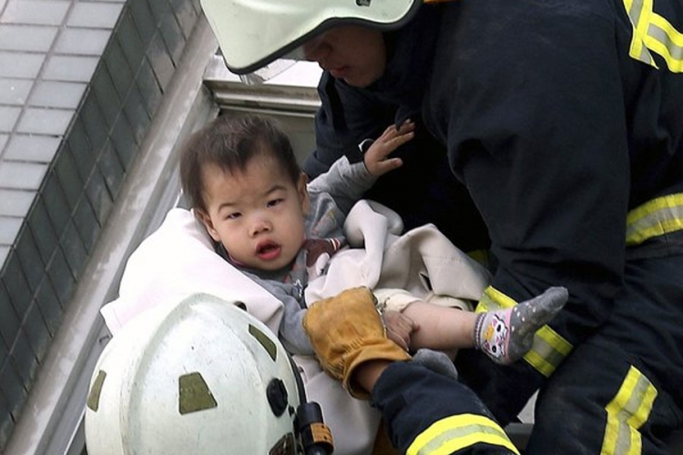 Posljedice zemljotresa na Tajvanu: Mališani izvučeni iz ruševina - jači i od smrti (FOTO, VIDEO)