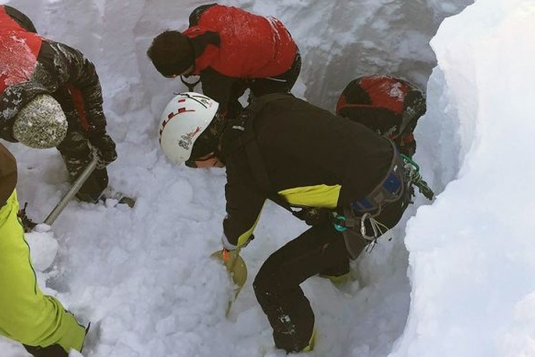 Austrija: Lavina u Alpima zatrpala 27 osoba, najmanje pet mrtvih