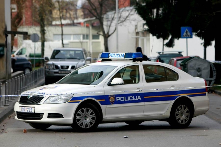 Hrvatska: Dvoje poginulih u sudaru automobila i kamiona između Bregane i Lipovca