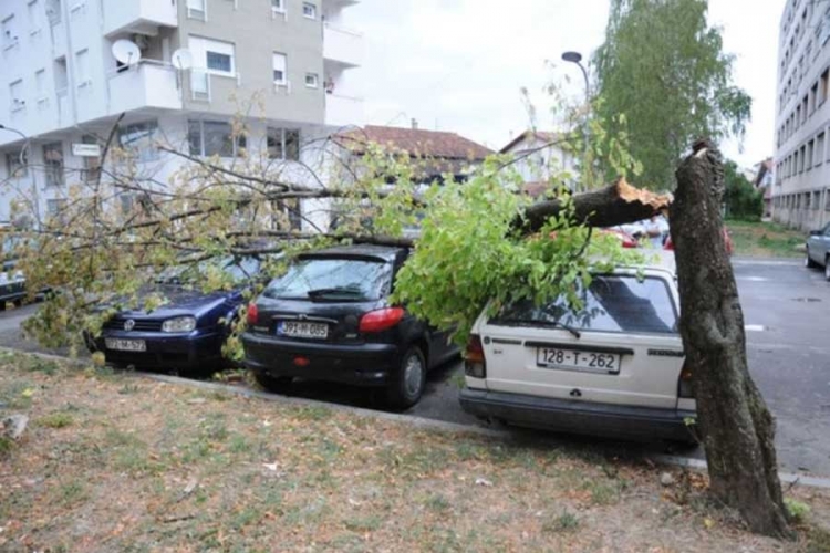 Banjaluka: Upozorenje zbog padavina i vjetra brzine veće od 80 kilometara na čas