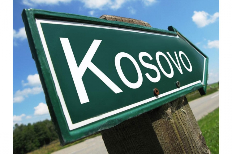 Kosovo: Vlast poziva na proslavu, opozicija na nove proteste