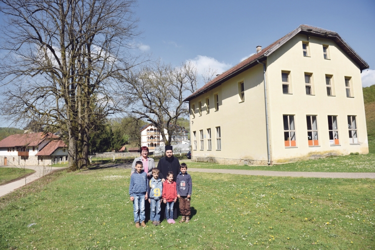 Kmećani kod Banjaluke: Školi koju je pohađao Petar Kočić prijeti zatvaranje (FOTO) 