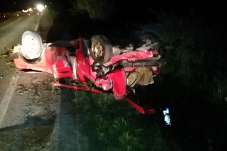 Nezgoda na putu Prnjavor - Derventa: Vatrogasci izvlačili povrijeđenog