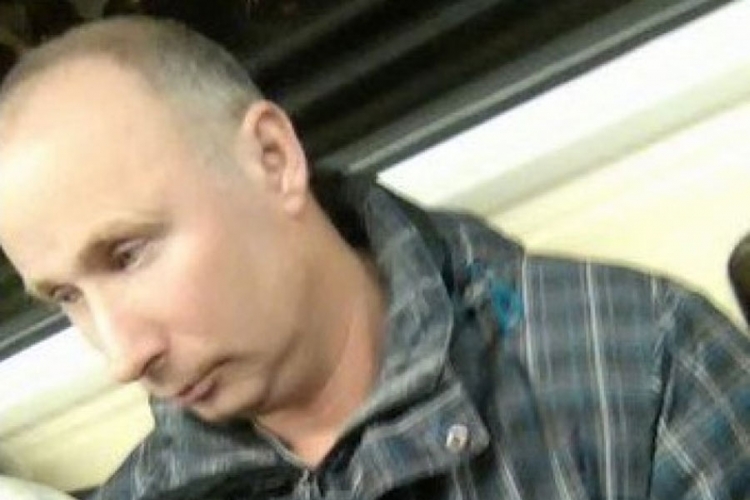 Hit na društvenim mrežama: Dvojnik ruskog predsjednika u moskovskom metrou 