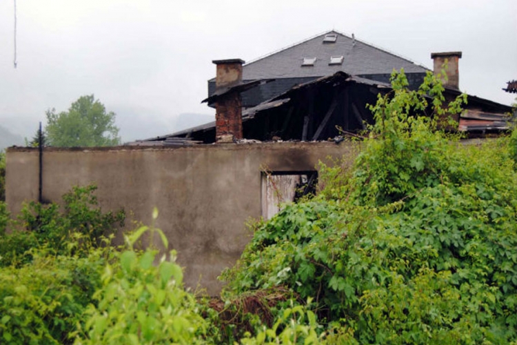 Zvornik: Izgorjela baraka za alternativni smještaj