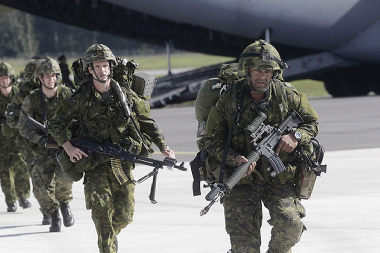  NATO šalje još 4.000 vojnika na granicu s Rusijom
