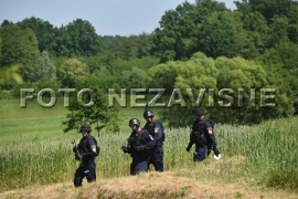 Prijedor: Specijalci i helikopter tragaju za akterima pucnjave (FOTO)
