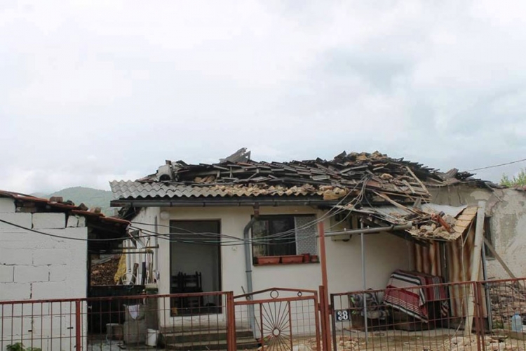 Kakanj: Četiri porodice ostale bez krova nad glavom
