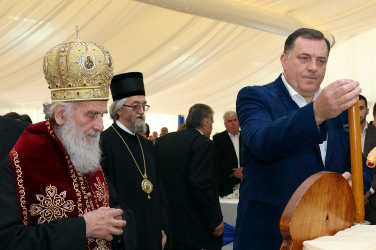 Predsjednik Dodik proslavlja krsnu slavu (FOTO)

