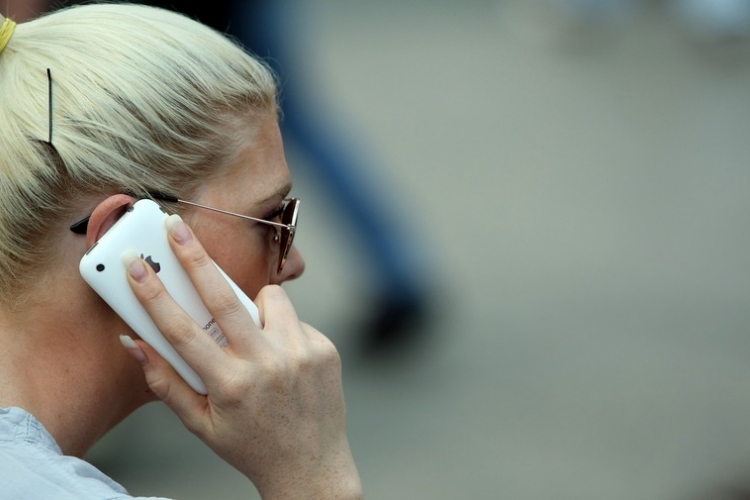 Da li mobilni telefoni izazivaju rak mozga?