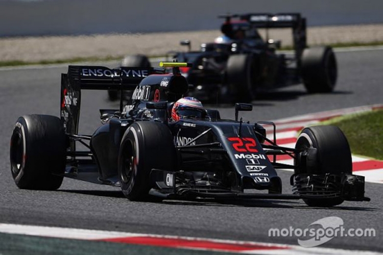 Ron Denis: McLaren će skinuti Mercedes sa trona