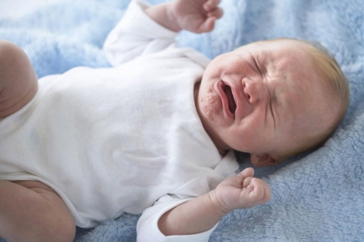 Plač beba dok ne zaspu ne uzrokuje nikakve emocionalne probleme