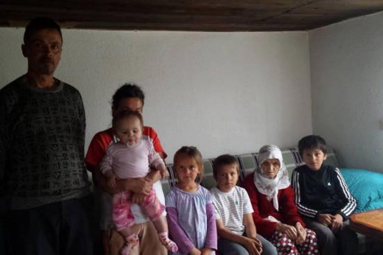 Velika Kladuša: Sedmočlana porodica u borbi za opstanak