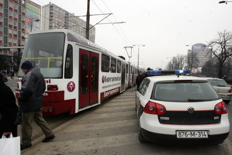 Sarajevo: Tramvaj pregazio radnika dok je kosio travu