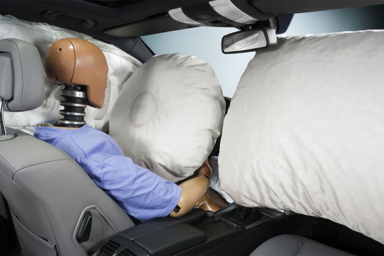 Osam kompanija povlači 12 miliona automobila zbog neispravnih vazdušnih jastuka