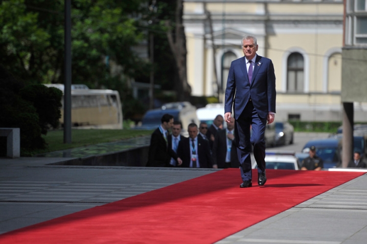 Nikolić: Srbija neće pristupiti bilo kojem vojnom savezu