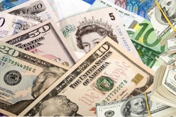 Britanci hrle u mjenjačnice - mijenjaju funte za evre i dolare