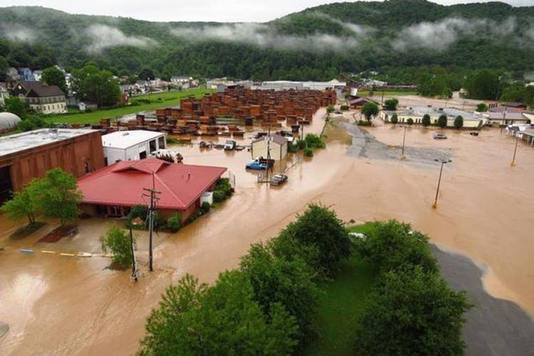 Dvadeset ljudi stradalo u poplavama u Zapadnoj Virdžiniji