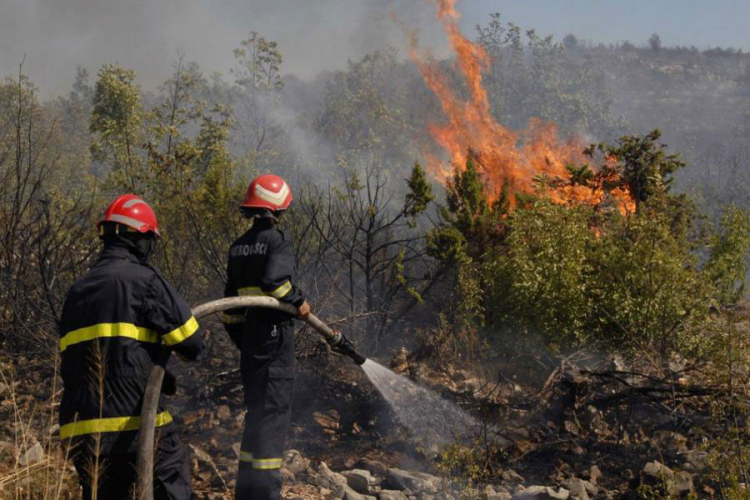 Hercegovina u plamenu: Registovano 14 požara
