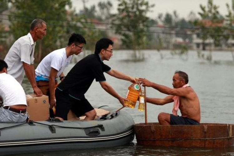 Kina: U poplavama poginulo 154 ljudi, nestalo 124 (FOTO,VIDEO)