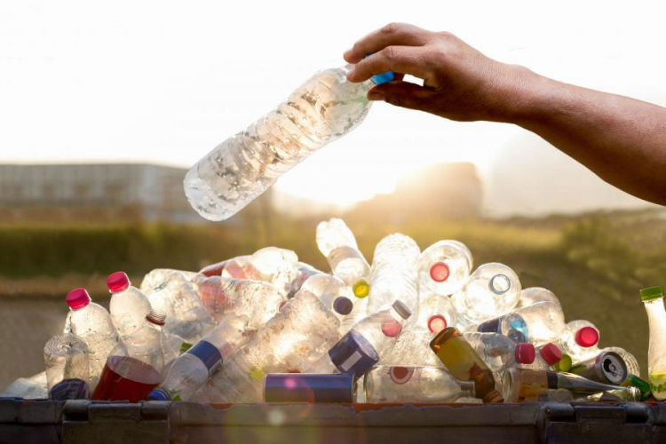 Plastične boce ne biste trebali ponovo puniti vodom