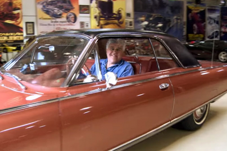 Slavni američki voditelj otvorio vrata svoje garaže (VIDEO)